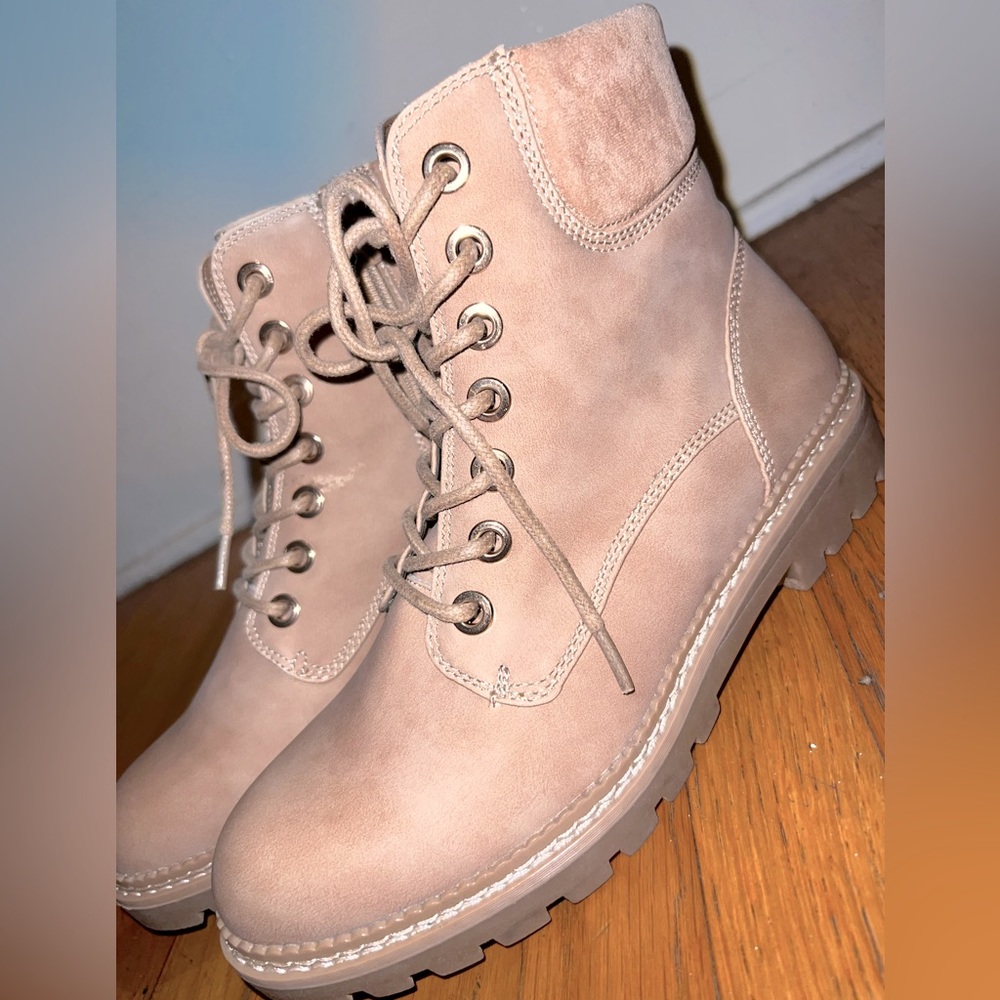 Aldo. Size 8. Light tan leather boots with tiny heel.